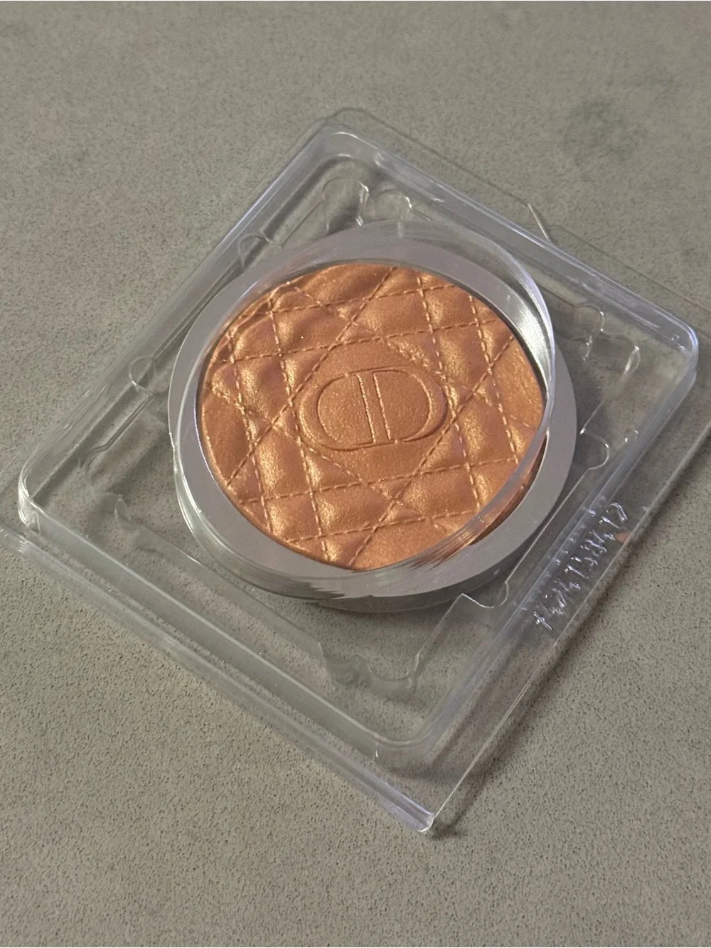 07 Dior Forever Glow Luminizer